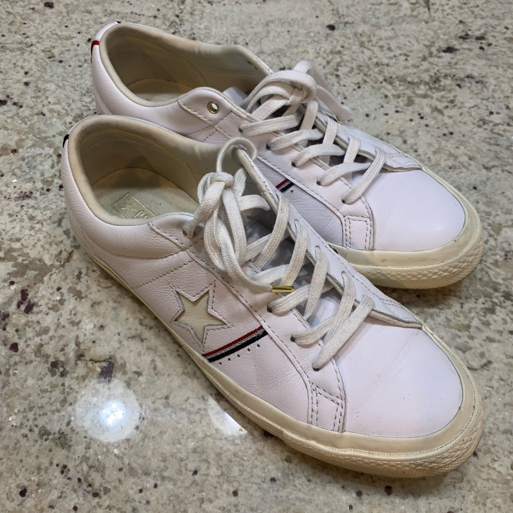 Converse sneakers 8.5
